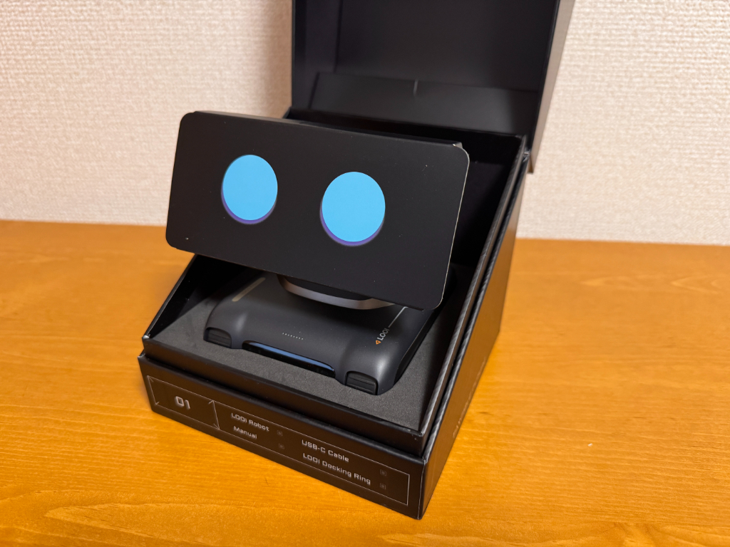 スマホがロボットになる！AIデスクロボット「LOOI（ルーイ）」が