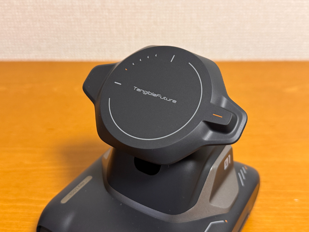 スマホがロボットになる！AIデスクロボット「LOOI（ルーイ）」が