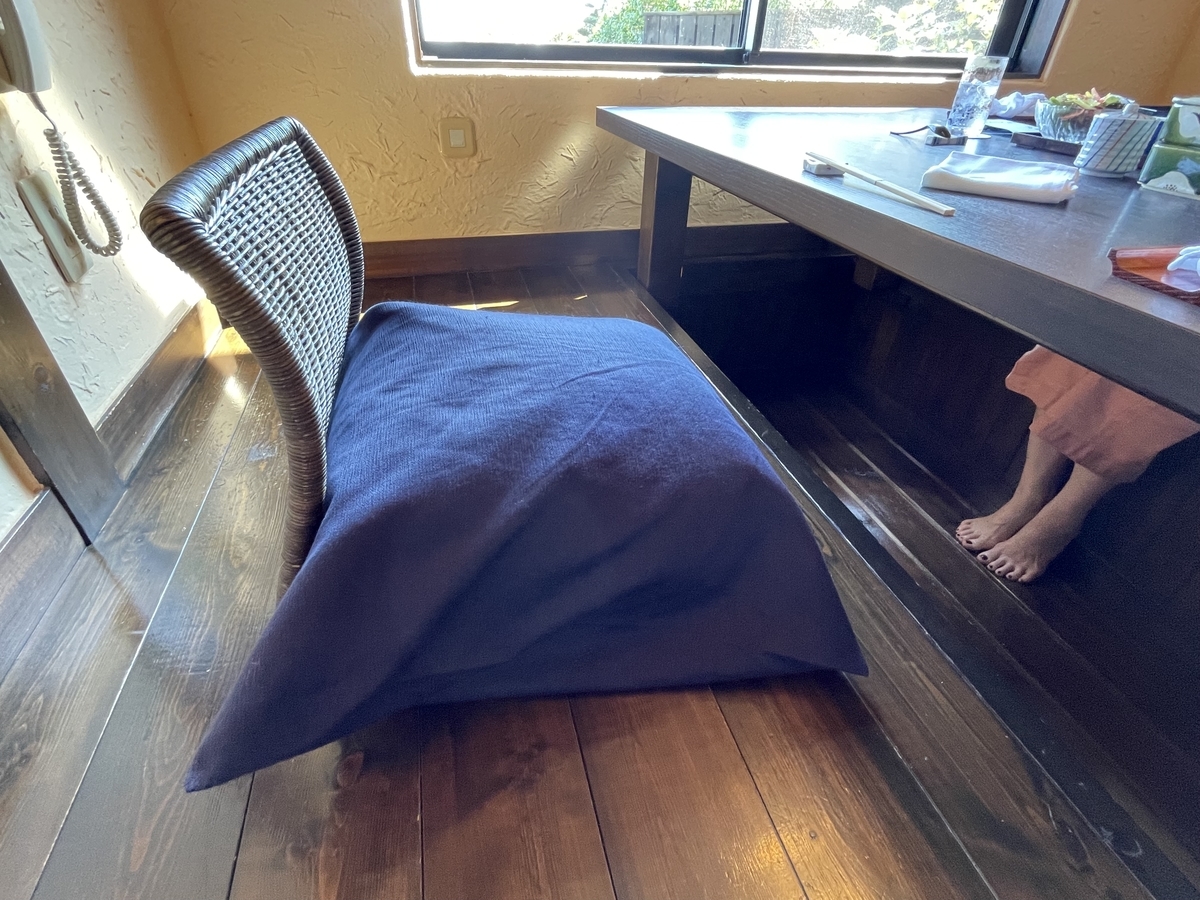 《伊東遊季亭 川奈別邸》個室食事処の座布団は、いつもフカフカ!