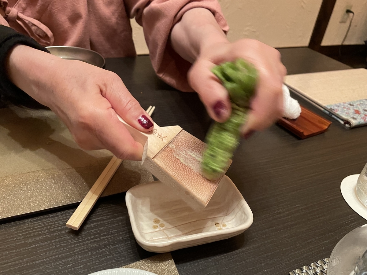 《伊東遊季亭 川奈別邸》伊豆お宿のお食事で「生ワサビすりすり」もはやお約束ですね!