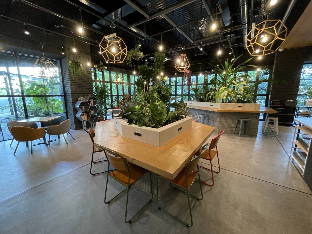 「道後hakuro」宿泊者専用ラウンジ