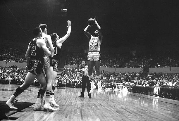 超絶レア直書 Auto HOF 00 Upper Deck Legend Elgin Baylor 故 疎遠 