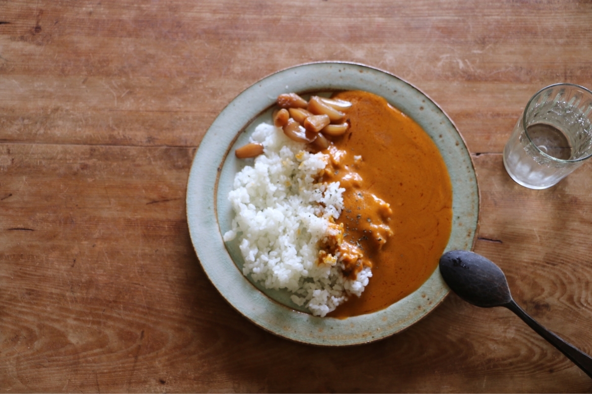 様々な作家のカレー皿が一堂に並びます！ ～ころはのカレーにまつわる