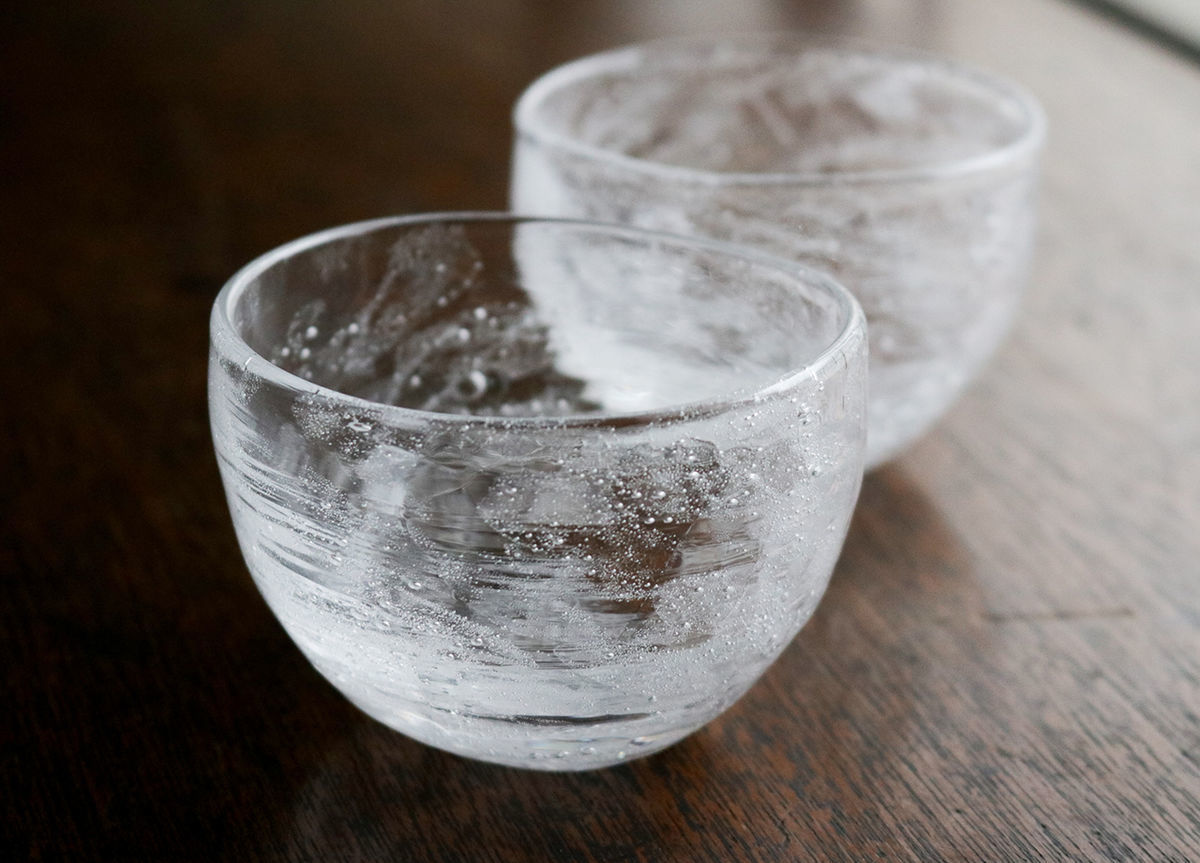 ゆらぎの穏やかさに心癒される。吹きガラスのうつわたち。 - うつわと