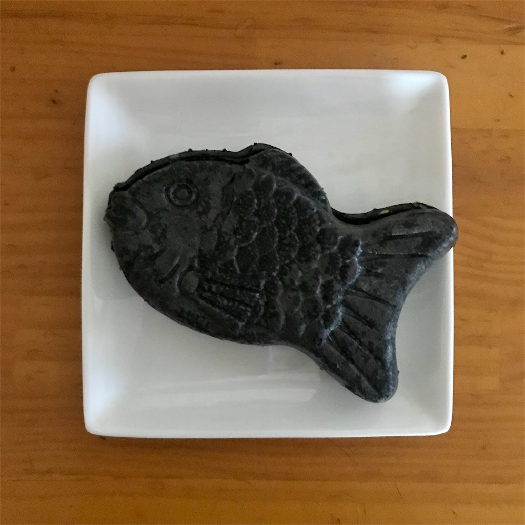 たい焼き　黒XL 黒いタイ焼き最中アイス 「しっぽまであん」/シャトレーゼ - 平日