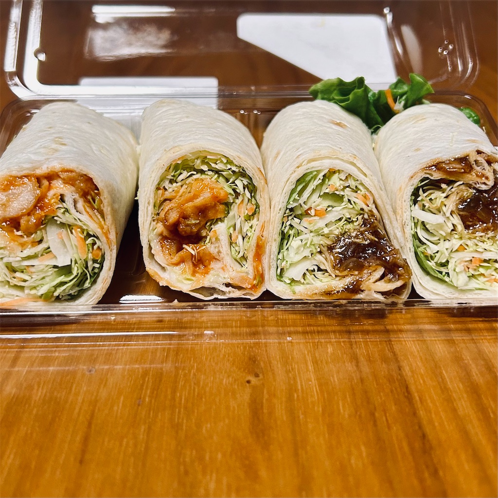 鶏も豚も！2種類の味が楽しめるファミマのトルティーヤセット | 甘辛