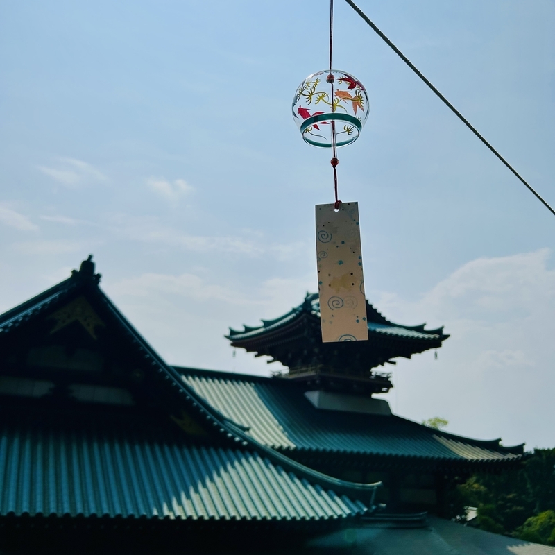 東京じゃないみたい！穴場の風鈴スポット「本行寺」に鳴り響く300個の