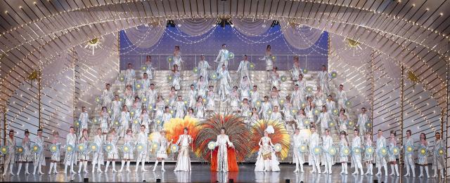 プロフェショナル集団 タカラヅカを支える 宝塚舞台 職人なめたらあきまへんで 宝塚メイクは怖くないよ