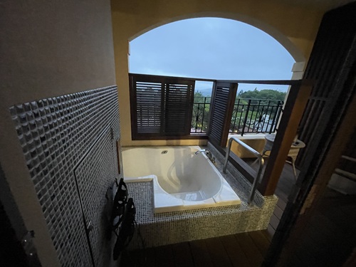 open-air bath in the LA VISTA room
