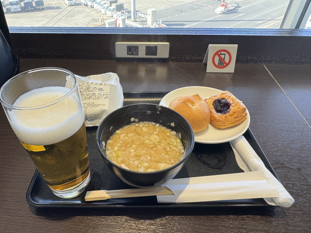 JAL Diamond Premier Lounge   No-4