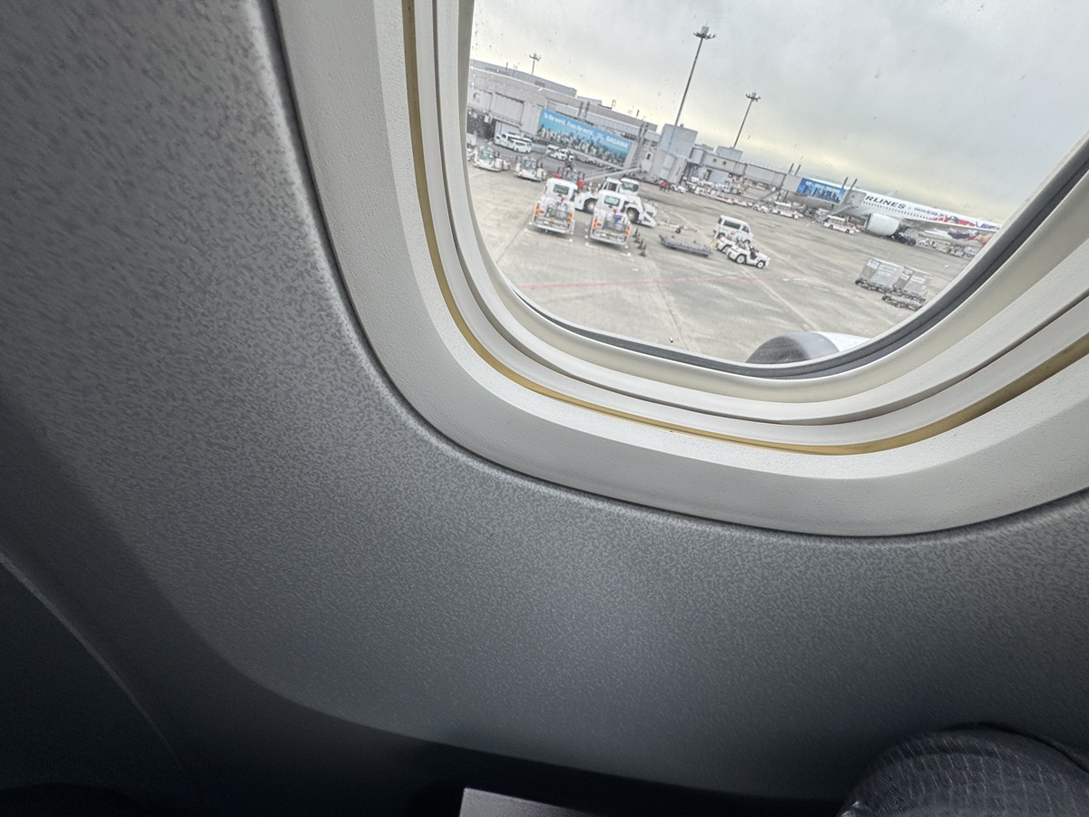 Inside the Airplane  No-1