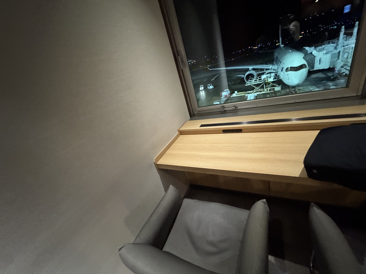 JAL Diamond Premier Lounge  No-1