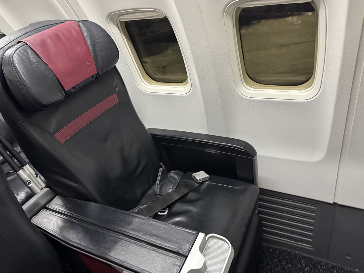 Inside the Airplane  No-1