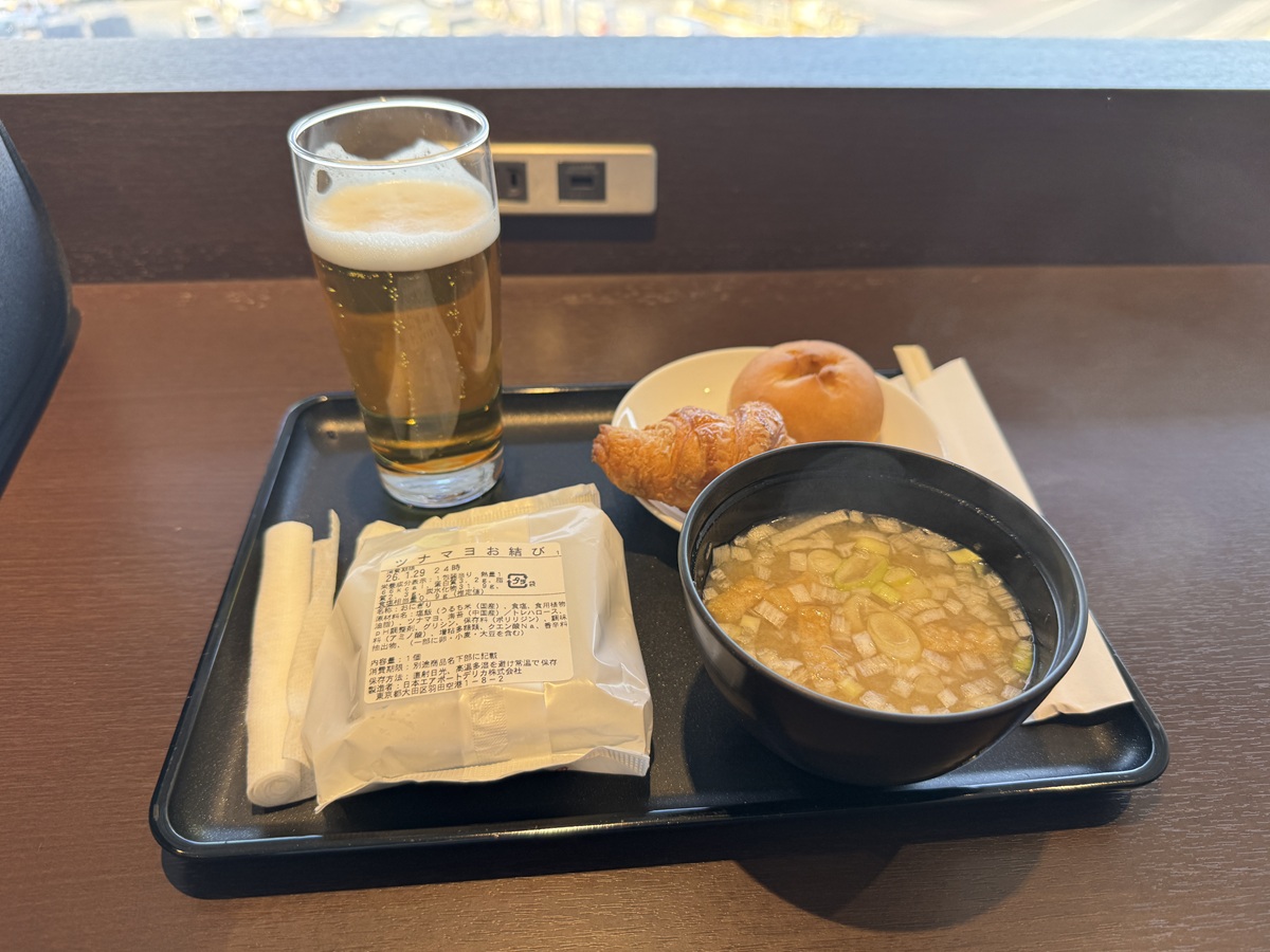 JAL Diamond Premier Lounge No-4