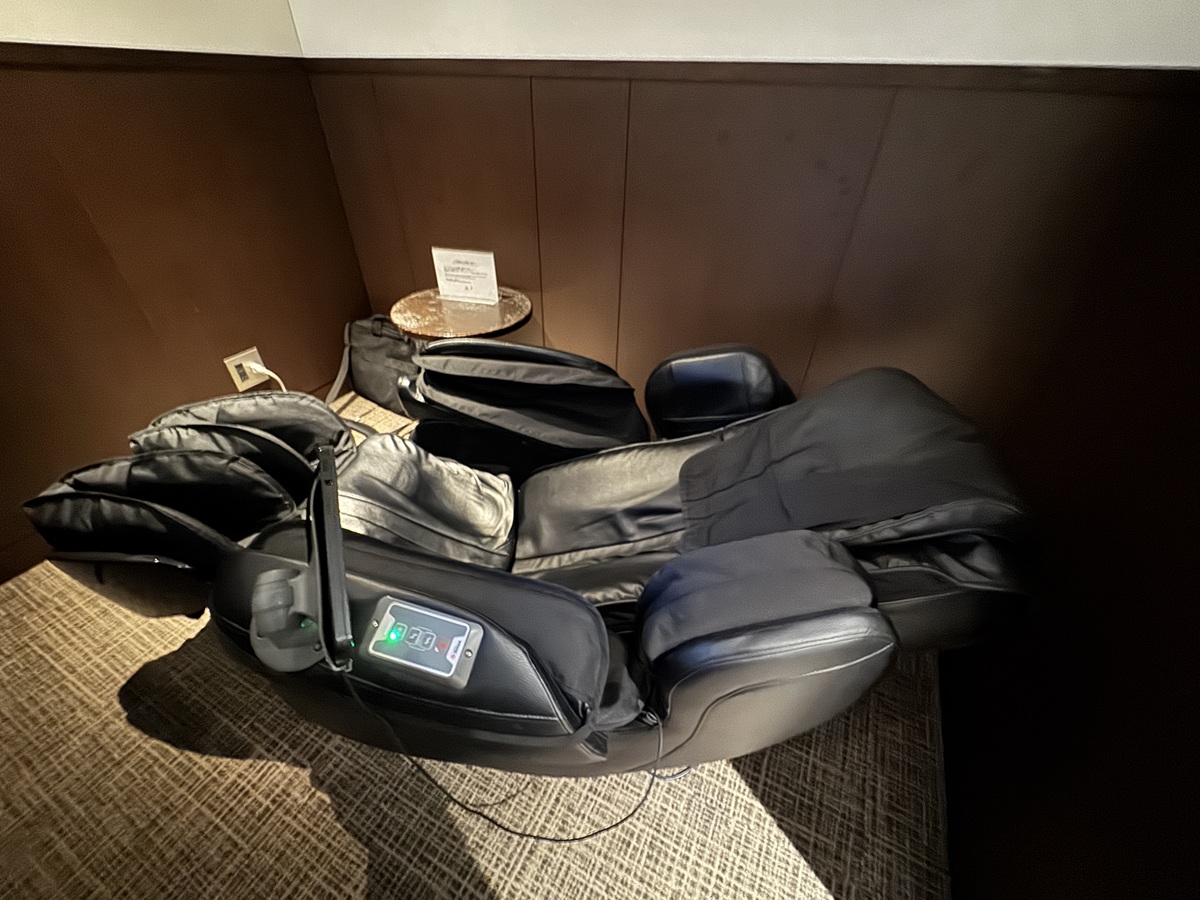 JAL Diamond Premier Lounge No-1
