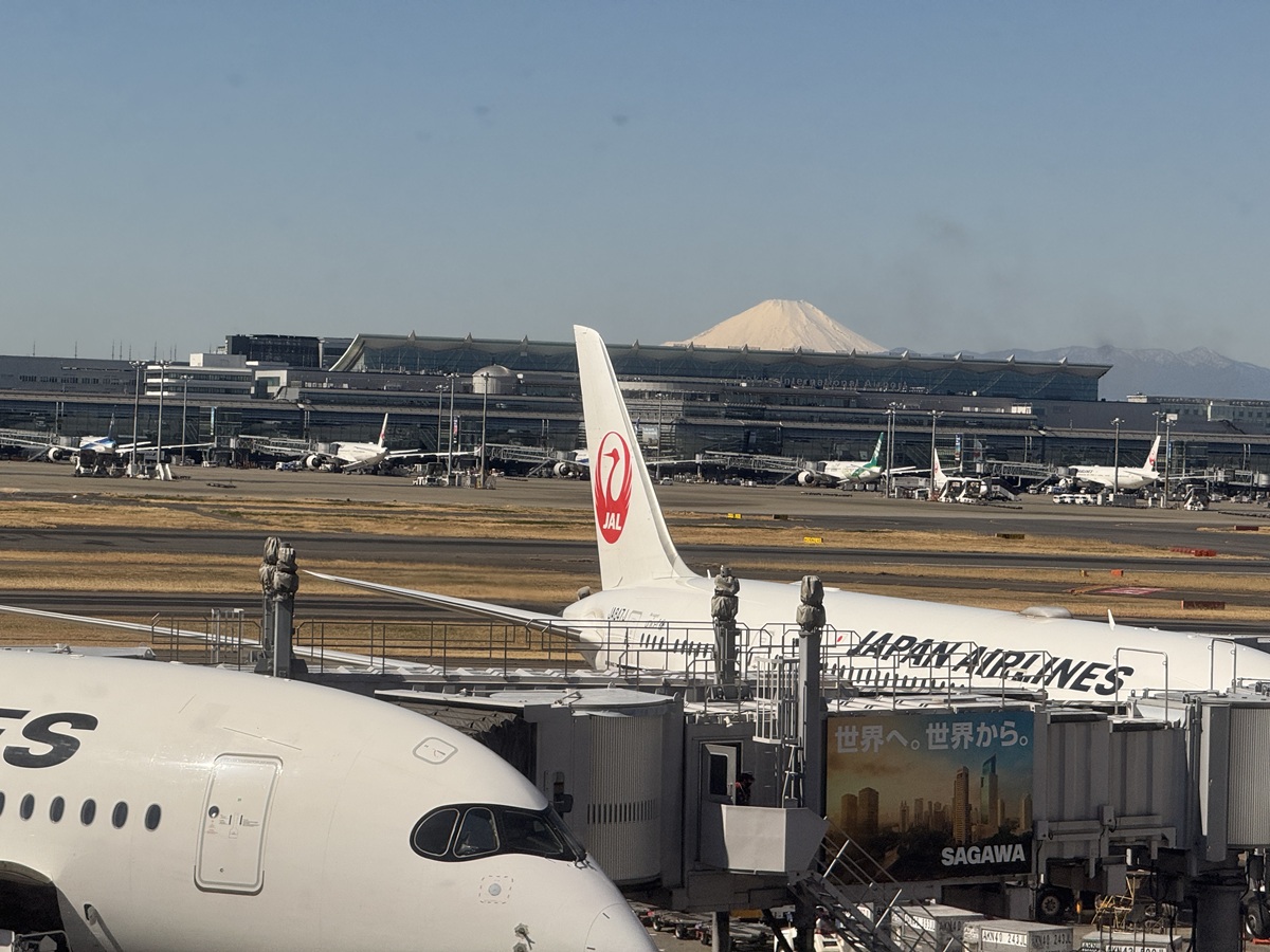 Diamond Premier Lounge   No-5