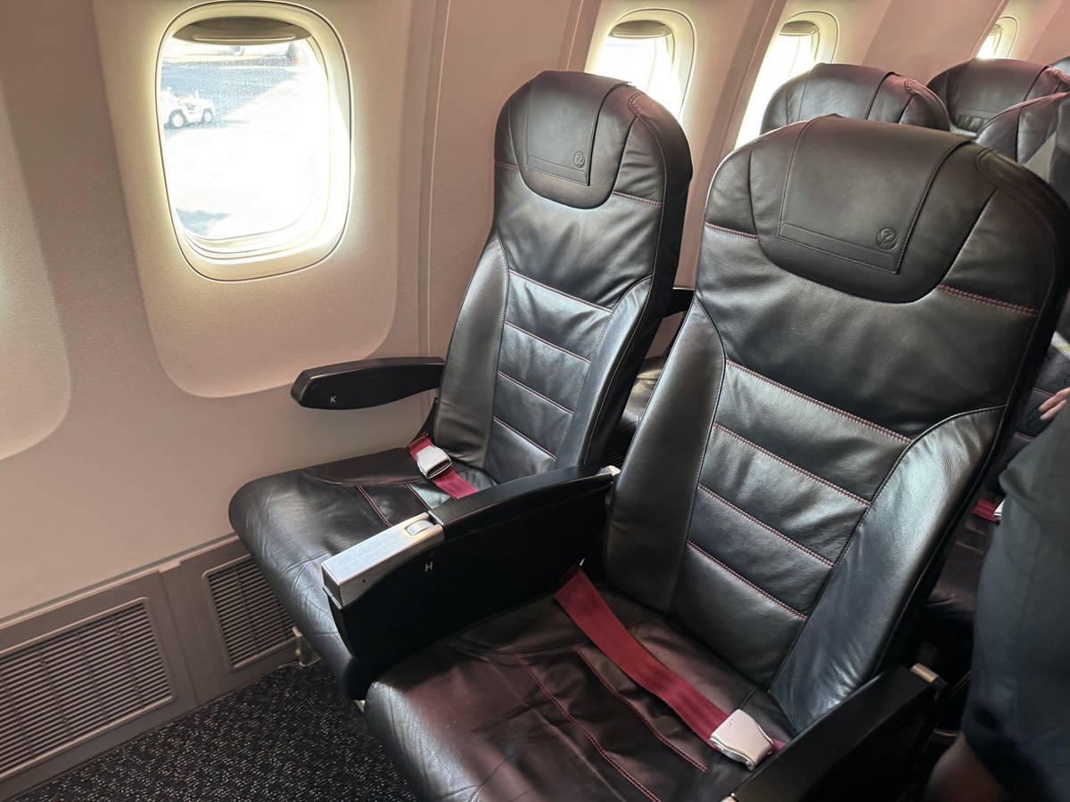 Inside the Airplane   No-1