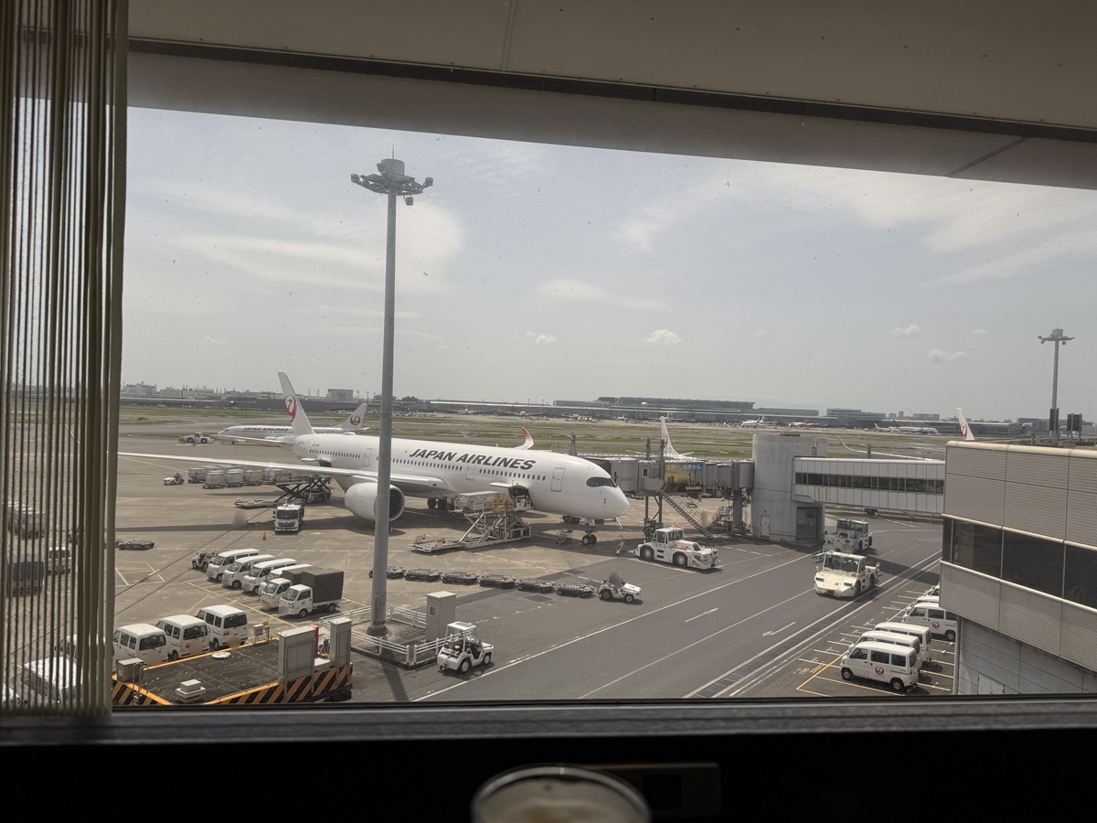 Diamond Premier Lounge   No-2
