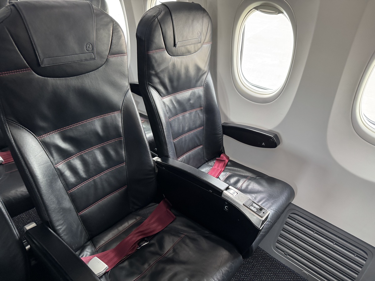 Inside the Airplane   No-1