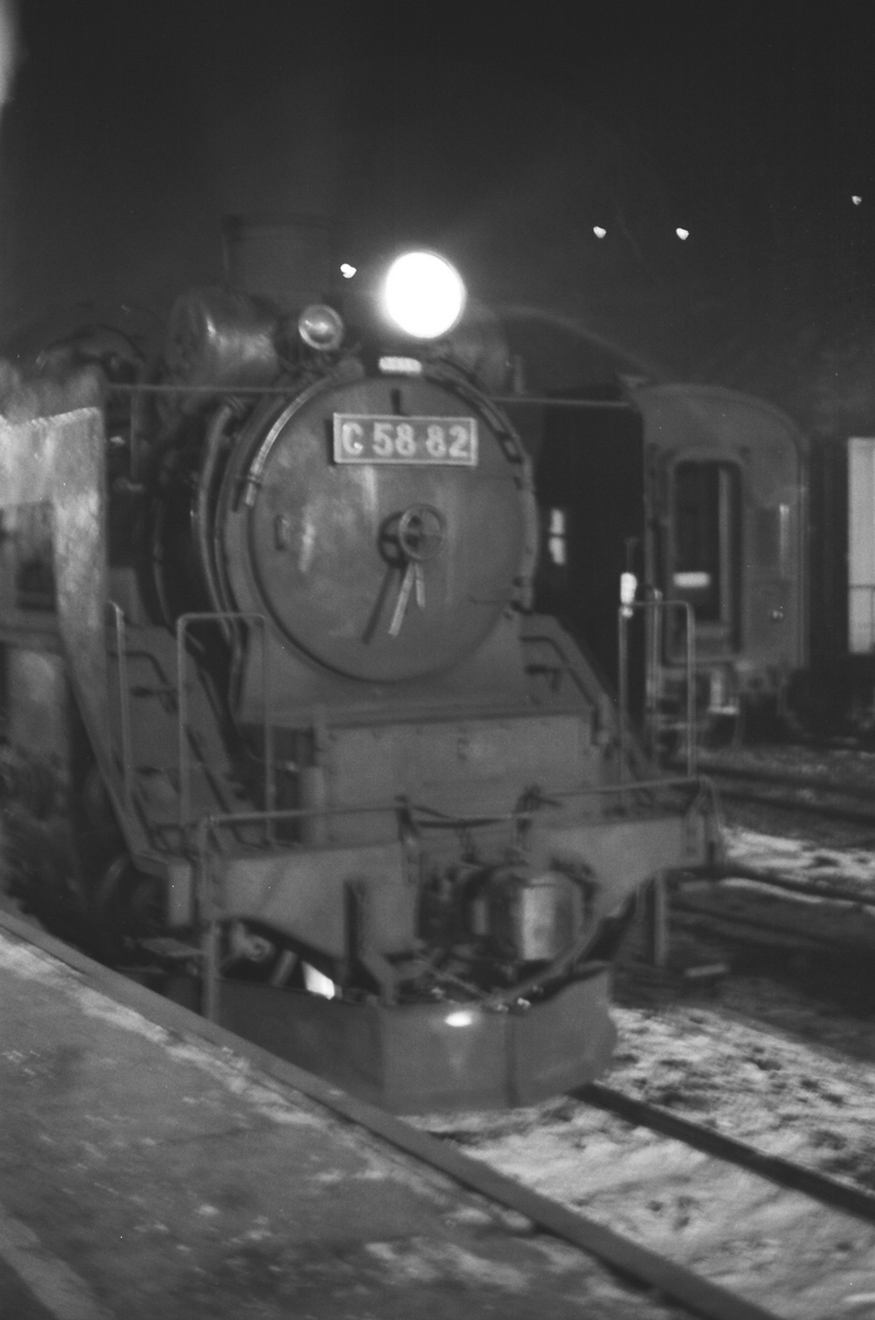 夜の機関区・北見 - お安く気軽にゆるっと16番