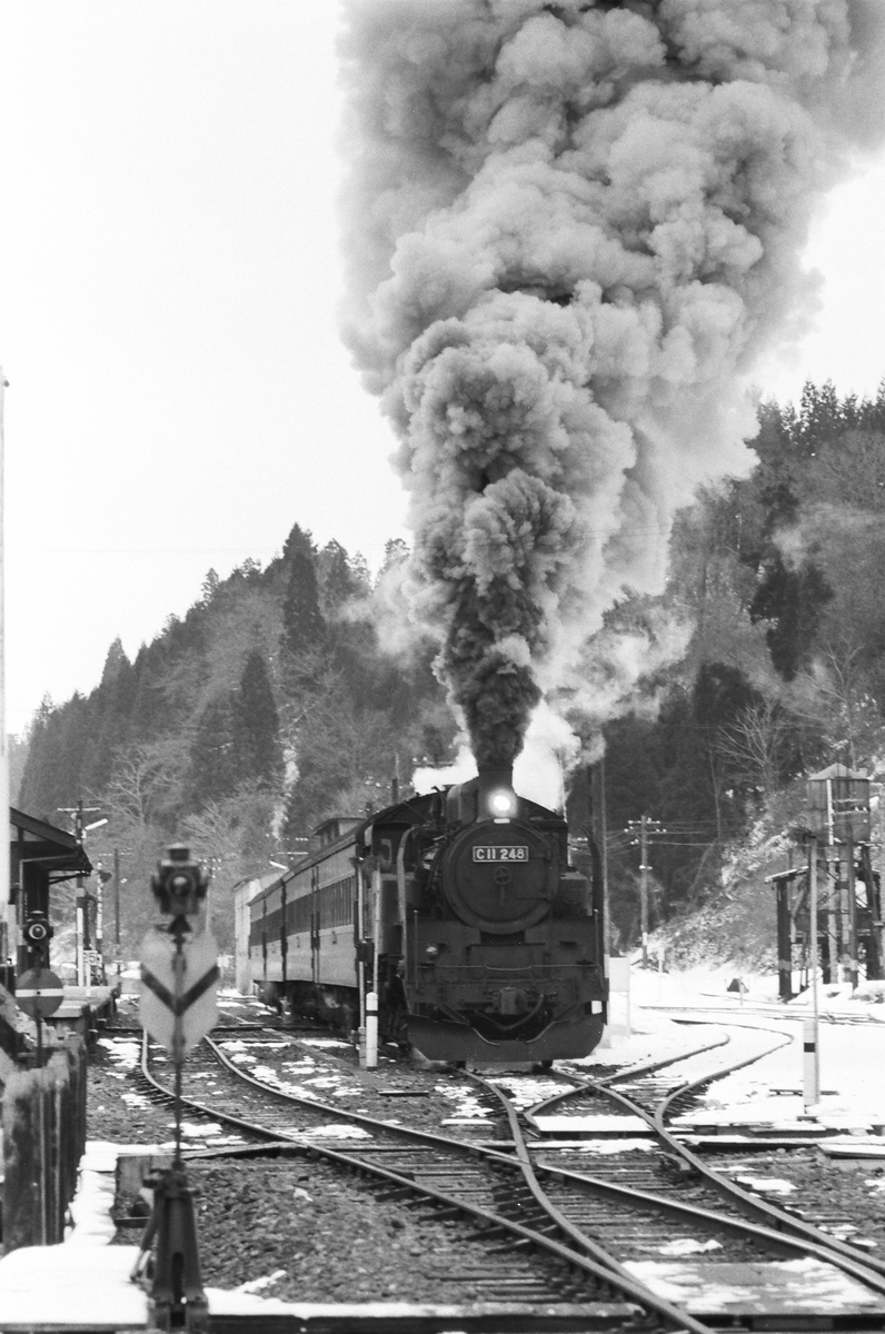 鉄道写真 蒸気機関車 鉄橋 モノクロ 鉄橋を渡る汽車 会津只見線 - お安く気軽にゆるっと16番