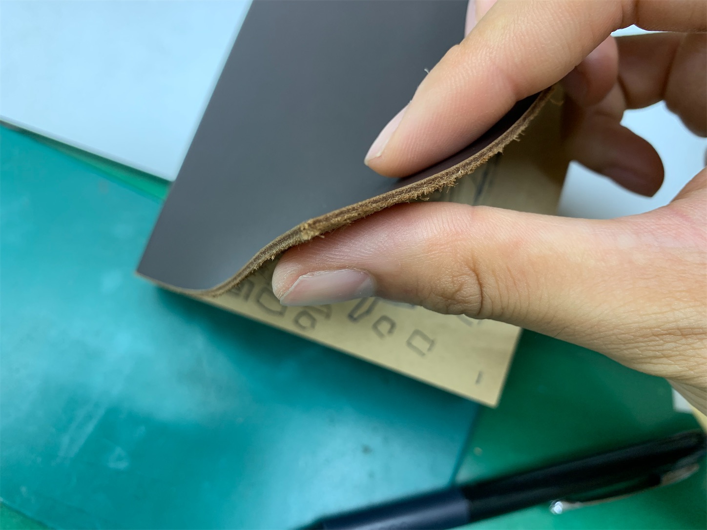 無印良品の牛革クラフト紙ノートが 街中スケッチ 自由研究 にぴったし 好きなものを 語りたい