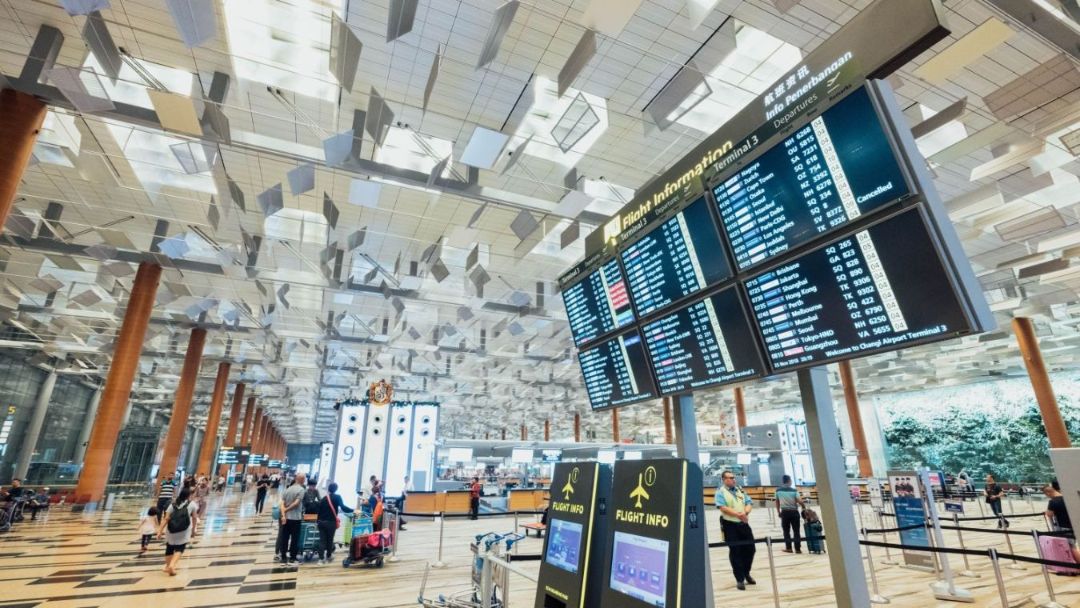 韓国語　空港　スタッフ