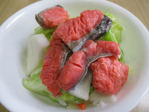 鮭とキャベツの漬け物・サラダ感覚なのでおせち料理の箸休めに - つがる時空間