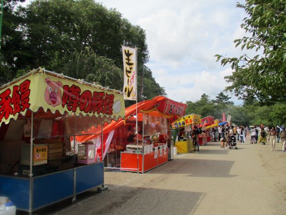 弘前城秋の大祭典 アートクラフトマーケット百箱や花嵐桜組の演舞 つがる時空間 弘前城秋の大祭典 アートクラフトマーケット百箱や花嵐桜組の演舞 つがる時空間
