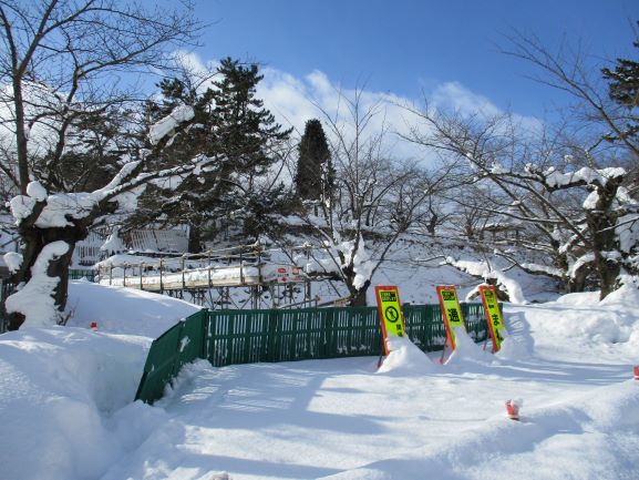 弘前公園・雪景色