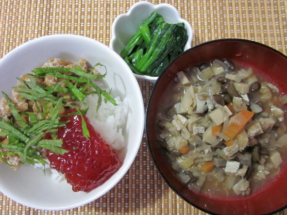 けの汁・すじこ納豆ごはん