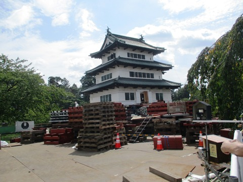 曳屋・弘前城