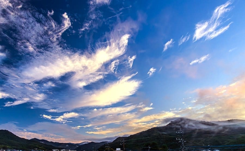波状雲が朝日に染まって（2024年10月） - こつなぎの写真ノート