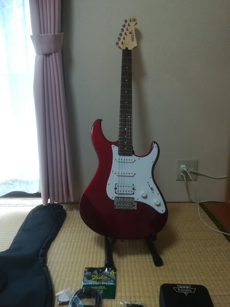 長男の新しいエレキギター(YAMAHA PACIFICA012)が届きました！しかし