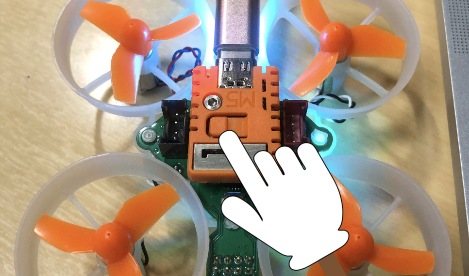 書き込みがうまくいかない場合はボタンを押しながら接続