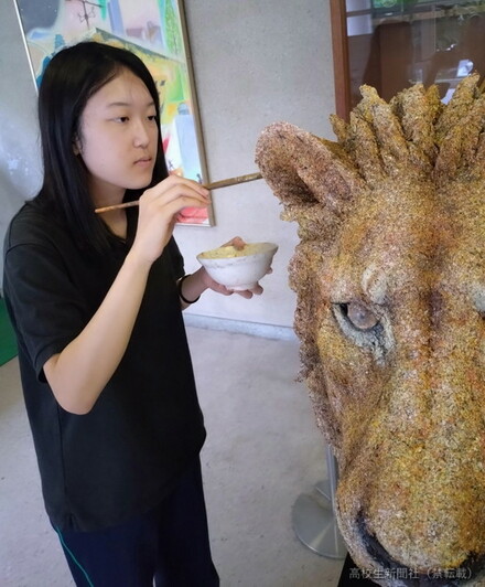 高校生が作ったリアルすぎるライオン「群れを見守る眼差し」にひかれ