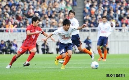 全国高校サッカー】「文武両道」国学院久我山が初の準V 狭い練習環境