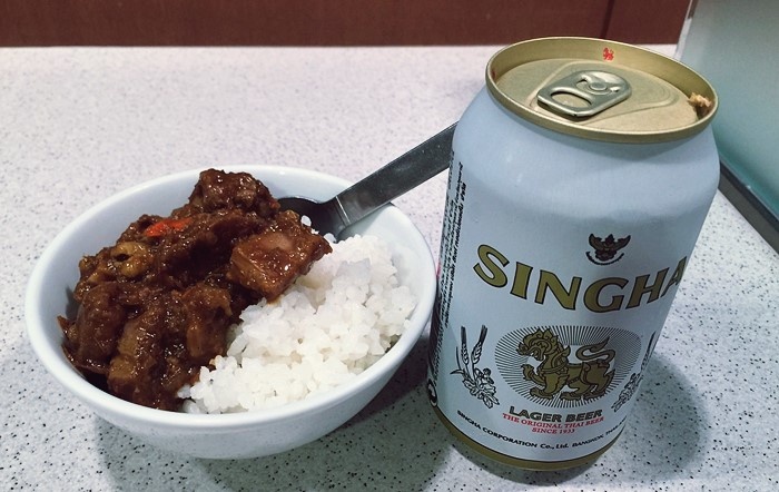 カレーとシンハー カレーとシンハー