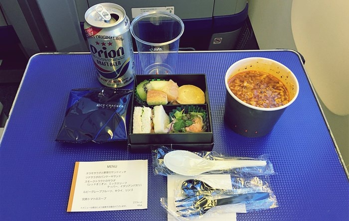 往路機内食