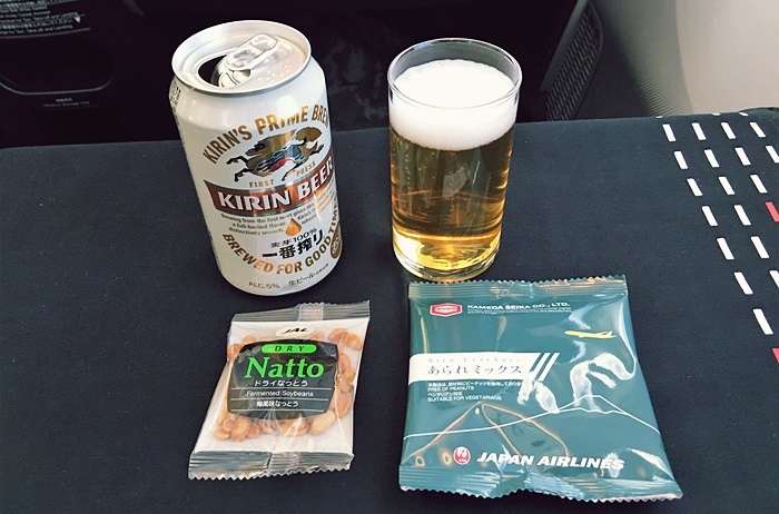 まずはビール