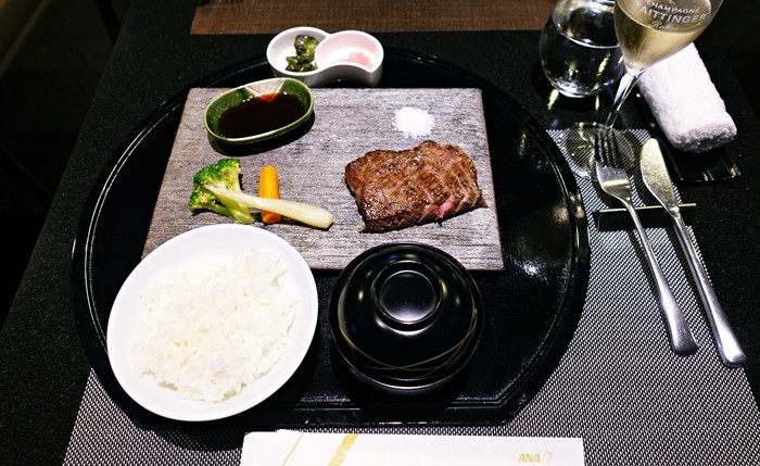 茨城県産牛のロースステーキ