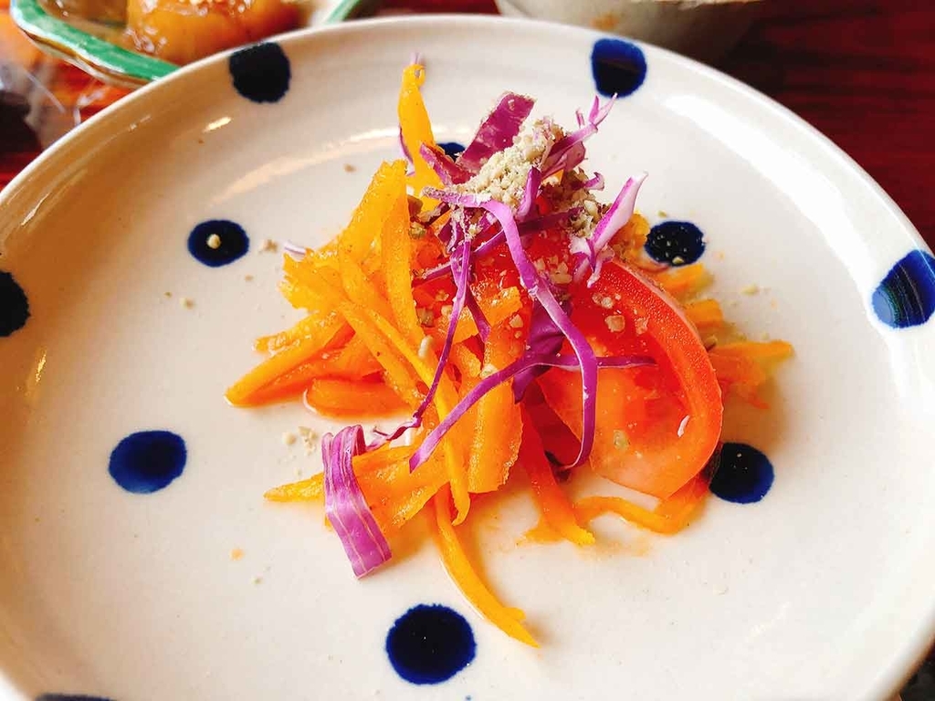 「島人参」のコチュジャン風炒め（沖縄第一ホテル「薬膳朝食」）【適材適食】小園亜由美（管理栄養士・野菜ソムリエ上級プロ）