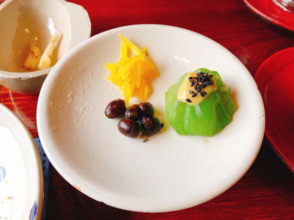 「へちま」の酢味噌がけ　酢大豆　にんじん（沖縄第一ホテル「薬膳朝食」）【適材適食】小園亜由美（管理栄養士・野菜ソムリエ上級プロ）