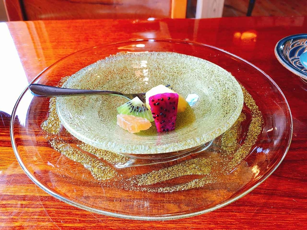 「パイン」「キウイフルーツ」「ドランゴンフルーツ」 「とうがんの砂糖漬け」（沖縄第一ホテル「薬膳朝食」）【適材適食】小園亜由美（管理栄養士・野菜ソムリエ上級プロ）