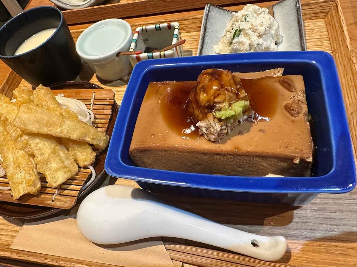 「とうめしとふどんとまぼろしの厚揚げ」三原豆腐店別館＠天神渡辺通【適材適食】小園亜由美（管理栄養士・野菜ソムリエ上級プロ）糖尿病専門・甲状腺専門二田哲博クリニック勤務＠福岡姪浜・福岡天神