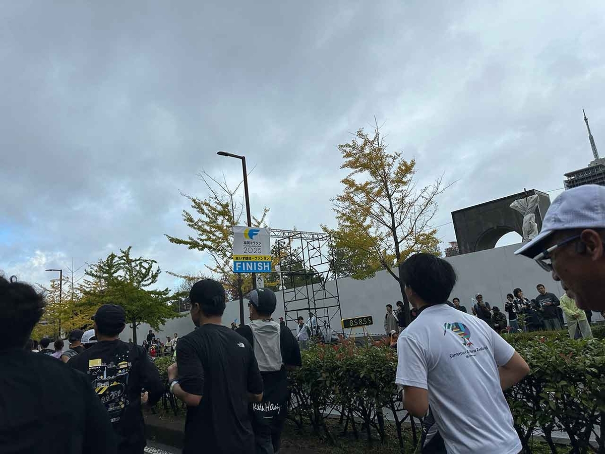 「福岡マラソン2025に挑戦！2回目（265本目）」福岡マラソン2025を走る！その3：スタートから15kmまで【適材適食】小園亜由美（管理栄養士・野菜ソムリエ上級プロ）糖尿病専門・甲状腺専門二田哲博クリニック勤務＠福岡姪浜・福岡天神