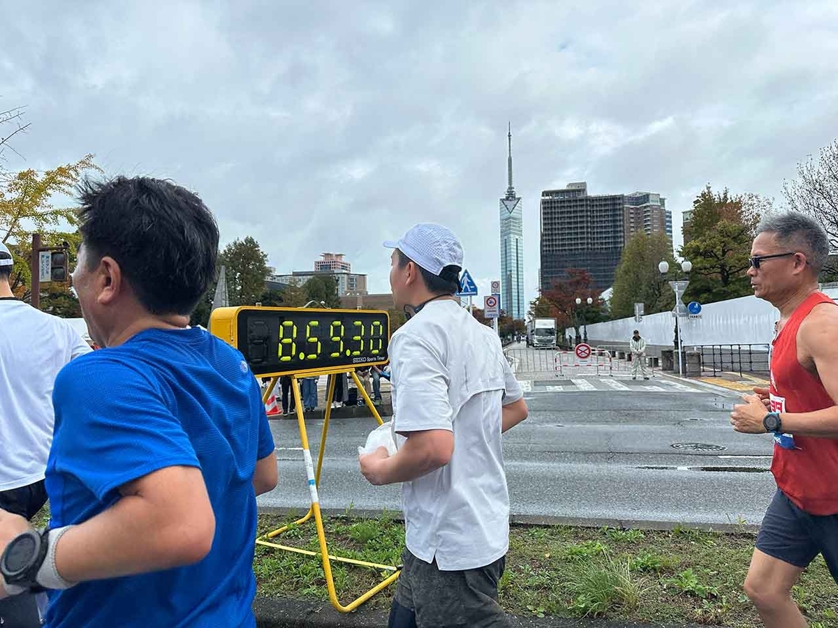 「福岡マラソン2025に挑戦！2回目（265本目）」福岡マラソン2025を走る！その3：スタートから15kmまで【適材適食】小園亜由美（管理栄養士・野菜ソムリエ上級プロ）糖尿病専門・甲状腺専門二田哲博クリニック勤務＠福岡姪浜・福岡天神