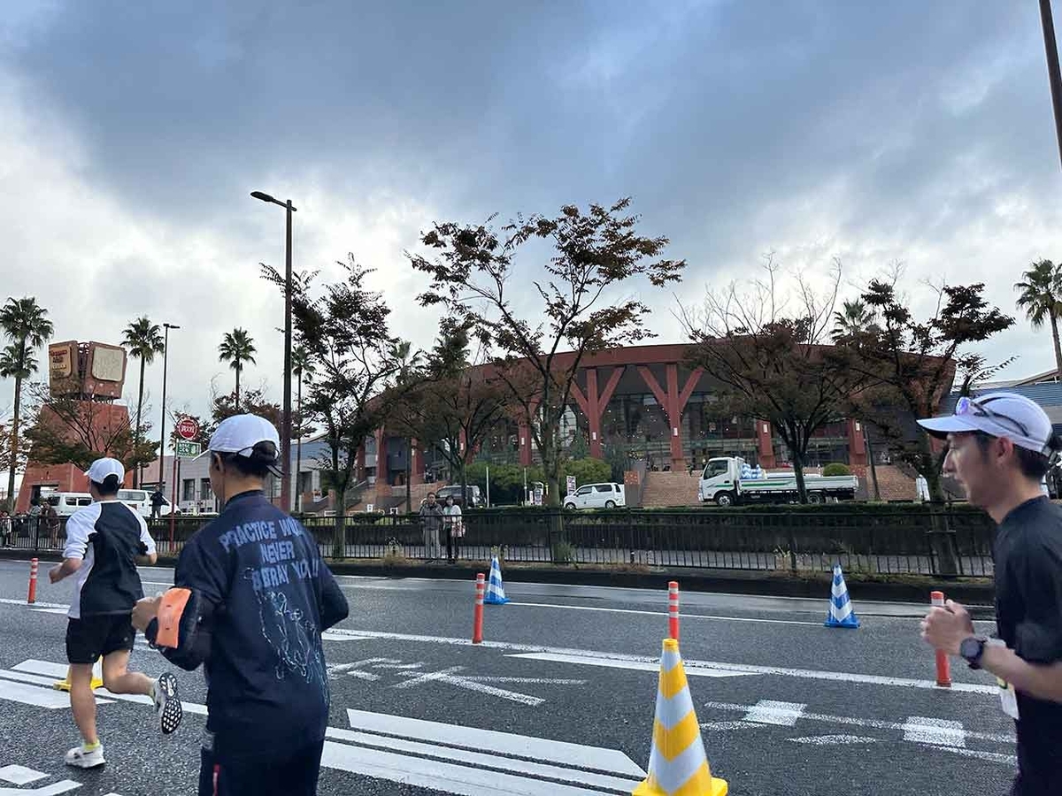 「福岡マラソン2025に挑戦！2回目（265本目）」福岡マラソン2025を走る！その3：スタートから15kmまで【適材適食】小園亜由美（管理栄養士・野菜ソムリエ上級プロ）糖尿病専門・甲状腺専門二田哲博クリニック勤務＠福岡姪浜・福岡天神