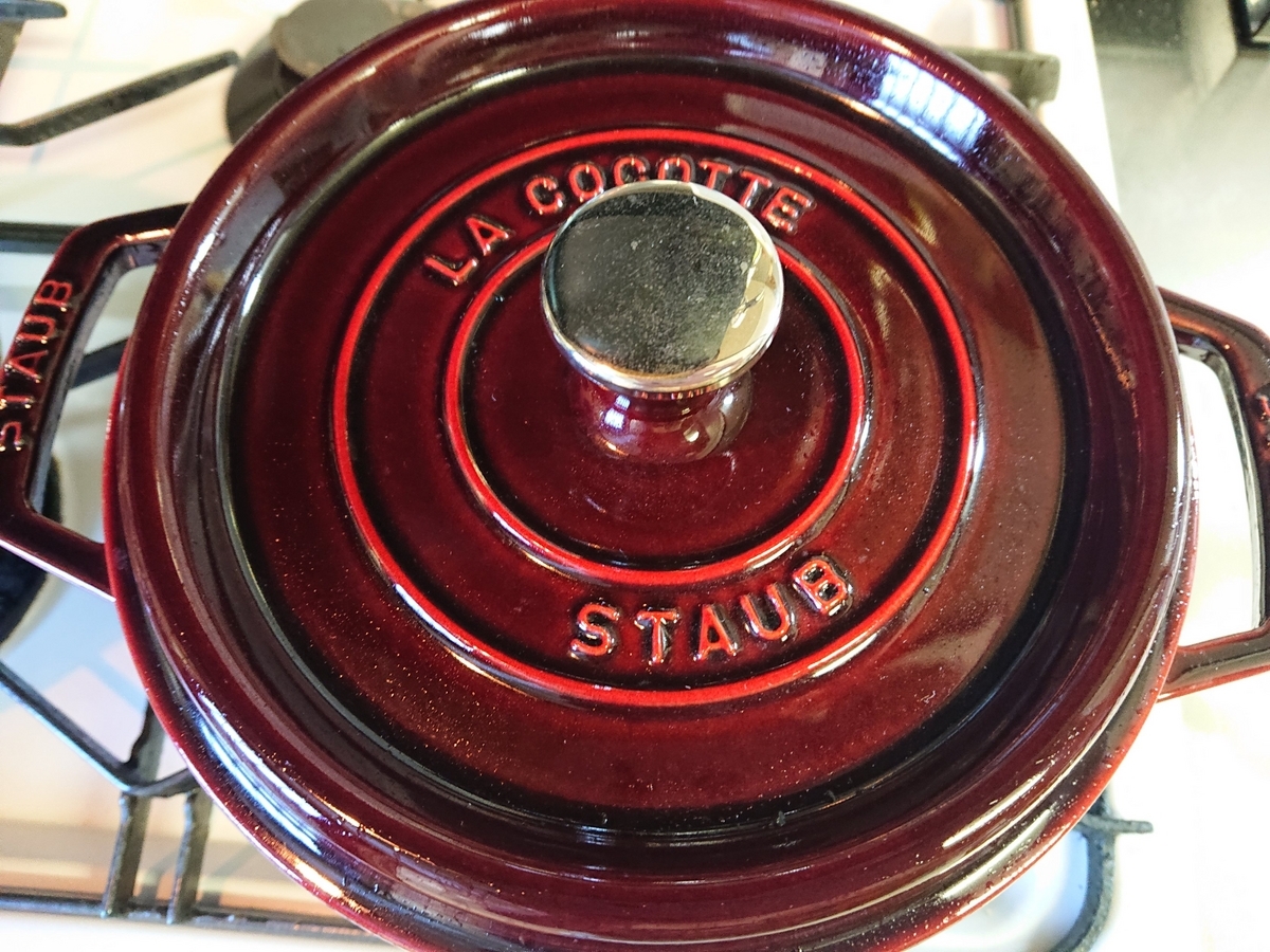 STAUB ストウブ ココットラウンド　アニマルノブロブスター　22cm レッド STAUB ストウブ ココットラウンド アニマルノブロブスター 22cm レッド