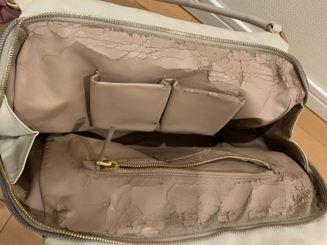 プラダのバッグの修理 内張りの張り替え 底面のキズ補修 K S Factory かばん修理 の K S Factory 修理 例とお客様のお声